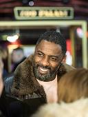 portrait Idris Elba loading =